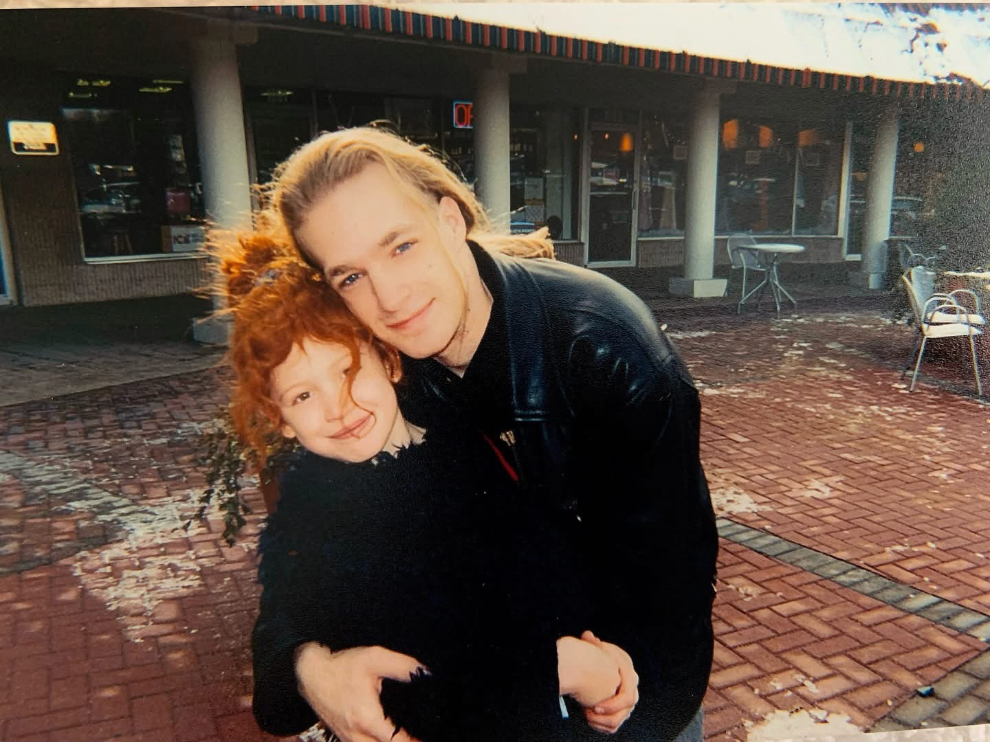 Alix Maria Taulbee as a child and her big brother, Damien.