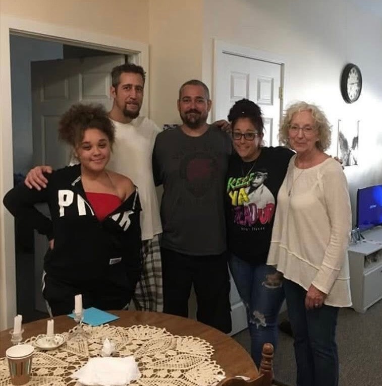 Danielle and family (left to right): Daughter Shailynn, brother Tom, brother George, Danielle, and mother Doreen.
